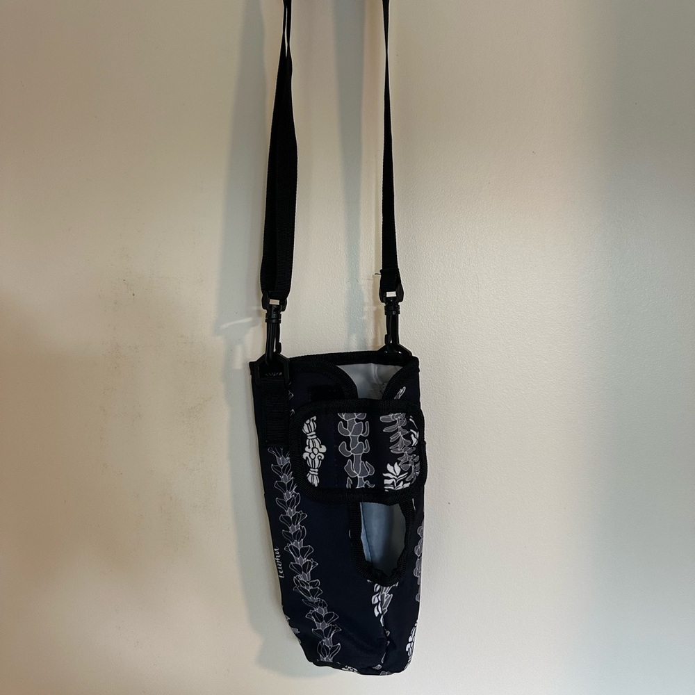 Leiohu water bottle carrier NEW